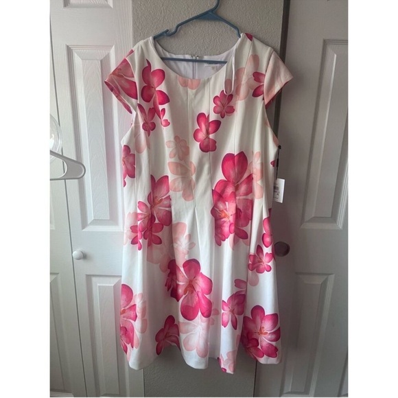 Calvin Klein Dresses & Skirts - Nwt plus size Calvin Klein White Floral Midi Dress size 22w T23